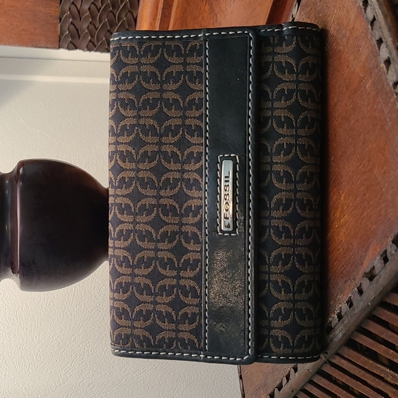 Fossil Crossbody bag and Wallet - Picture 12 of 16